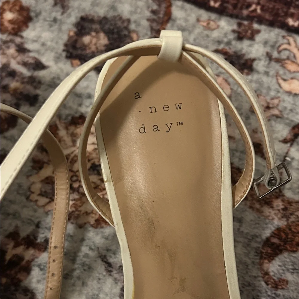 A New Day Cream Floral Sandals - Picture 2 of 2